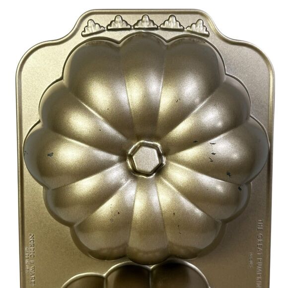 Nordic Ware The Great Pumpkin Pan Aluminum Bundt Cake Mold 10 Cup Thanksgiving - Picture 6 of 13